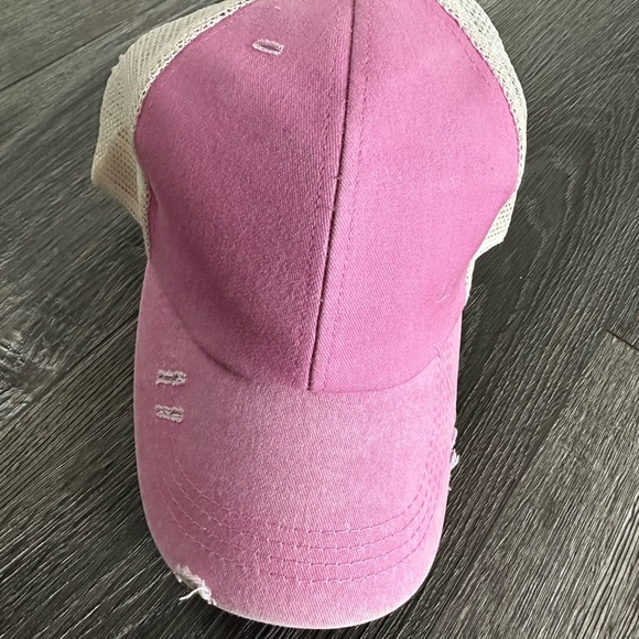 C.C cross cross hats - Picture 6 of 8